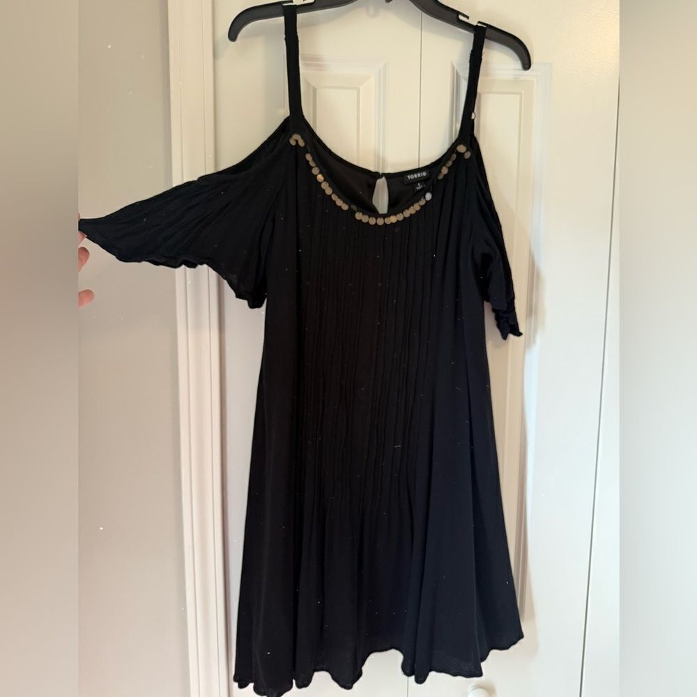 TORRID Women's 1X Plus Black Mini Gauze Cold Shoulder Trapeze Dress Sequin Trim - Picture 3 of 10
